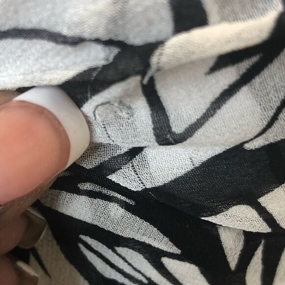 White House Black Market black white mini dress. - Picture 4 of 12